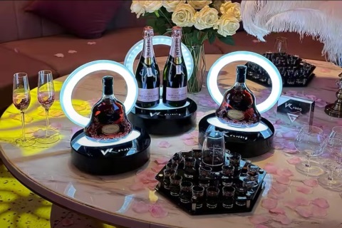 临沧市区大型夜场招聘网，长期招酒水促销员、服务员，稳定岗位等